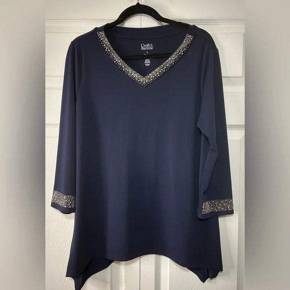 Women's Croft & Barrow® Embellished Shark-Bite Hem Nave Blue Top. Size Large - Picture 2 of 9